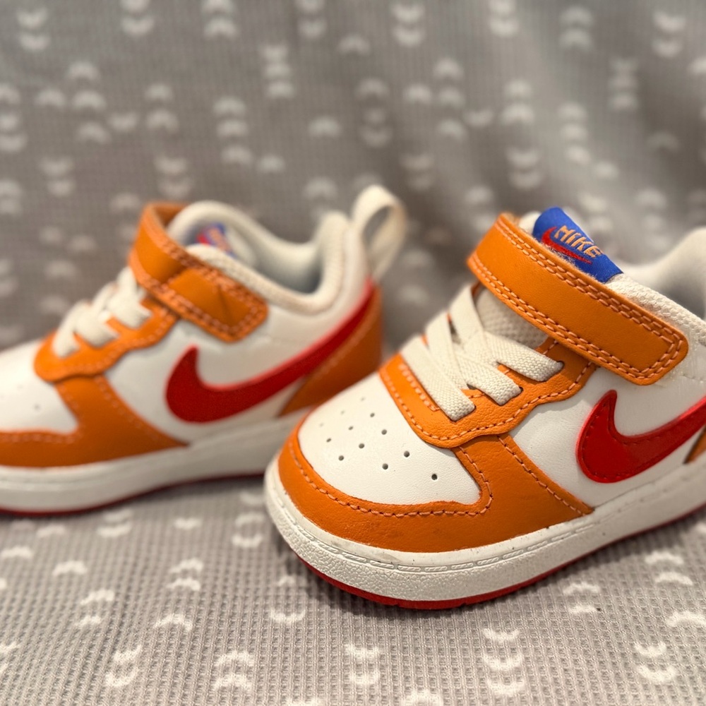 Nike Court Borough Low 2 Infant Toddler Sneakers Orange White Red 4C - Picture 2 of 2
